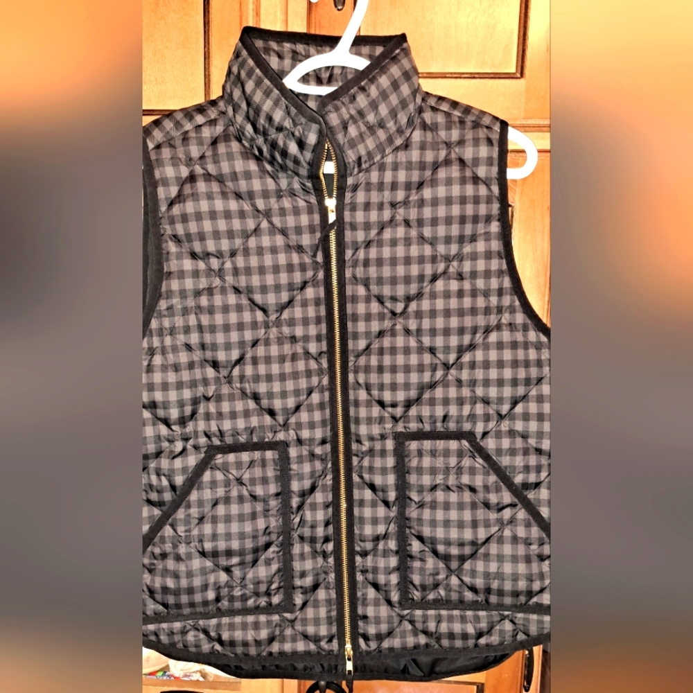 Ladies J. Crew Downs Puffer Vest Buffalo Plaid W/Black Trim LRG Zip Front